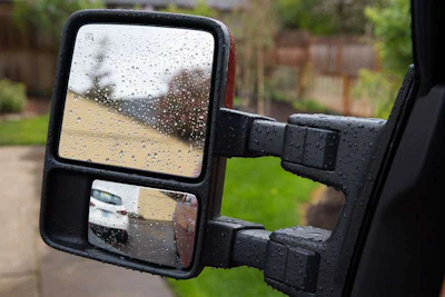 Ford has the best tow mirrors in the heavy-duty pickup class. They power in and out and have excellent wide-angle lower vision.