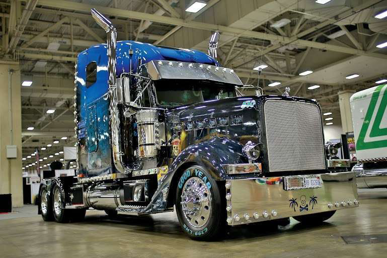 Blue Peterbilt 379