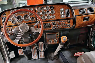 2001 Peterbilt 379