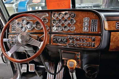 2001 Peterbilt 379
