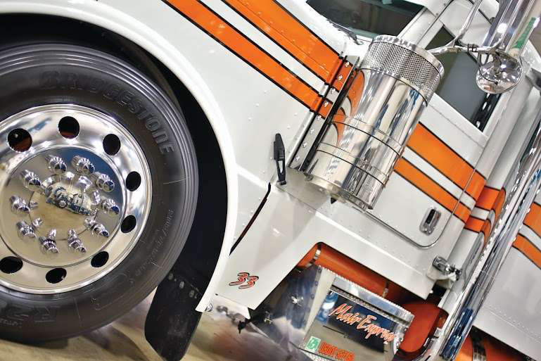 Get a closer look at Davis Bros. Peterbilt Truckers News