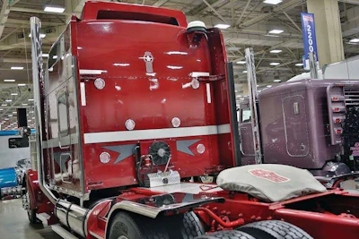 2005 Kenworth W900L