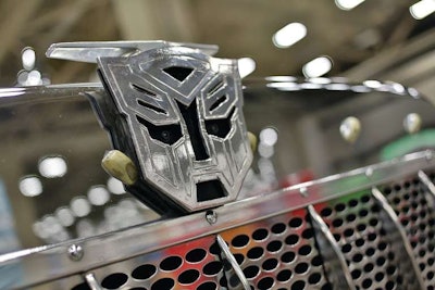 Gilbert Velaquez's 2000 Peterbilt 379