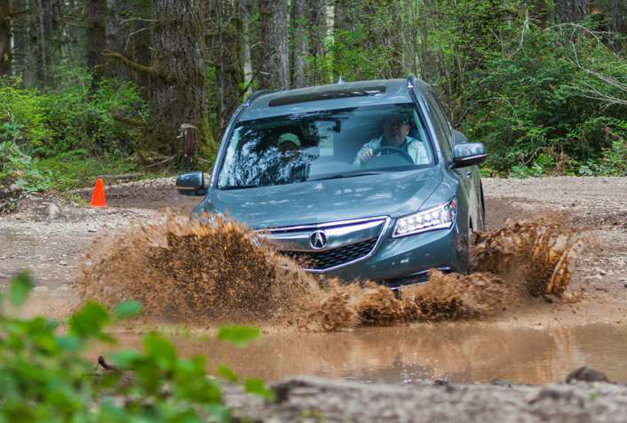2015 Acura MDX was top vote getter in the NWAPA Premium Utility Vehicle class.