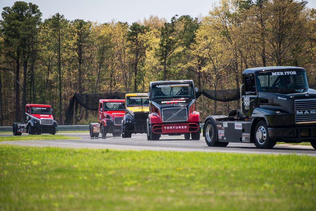 ChampTruck field on the track