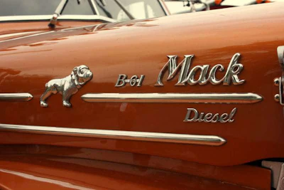 1965 Mack B61