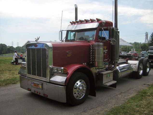 1997 Peterbilt 379 owned by Keith Palmer of Verona, NY