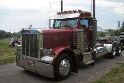 1997 Peterbilt 379 owned by Keith Palmer of Verona, NY