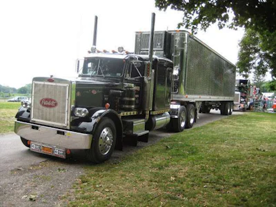 1985 Peterbilt 359 owned by David Usherwood of Tully, NY
