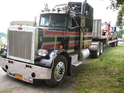 1978 Peterbilt 359 owned by David Usherwood of Tully, NY