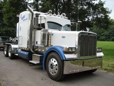 2005 Peterbilt 379 owned by Joe Moulton of West Monroe, NY