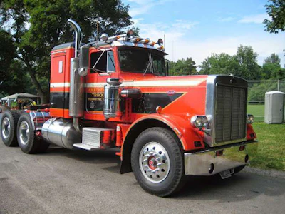 1977 Peterbilt 359 owned by Tom Henderson of Weedsport, NY