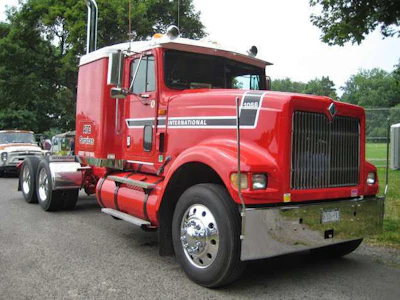 1999 International 9900 owned by Michael Murphy of Syracuse, NY