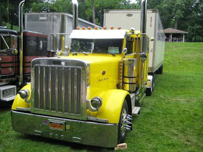 2007 Peterbilt 379 owned by C.T. Jones