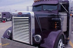 1972 needle nose, tilt hood Peterbilt