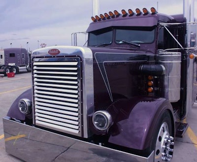 1972 needle nose, tilt hood Peterbilt