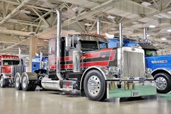 Dustin Ballard and Jim Bob Cross’s 1995 Peterbilt 379