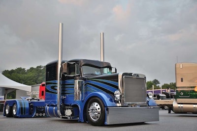 Todd Roccapriore’s 1999 Peterbilt 379, Disorderly Conduct, won the Pride & Polish championship in the Limited-Mileage Bobtail category.
