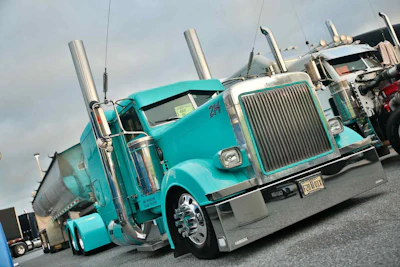 Livan Calvo's 1992 Peterbilt 379/2012 MAC