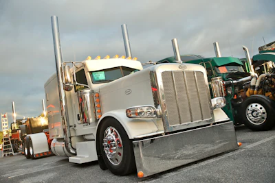 Keith Smart Jr.'s 2015 Peterbilt 389 won third place in the Limited Mileage Bobtail category.
