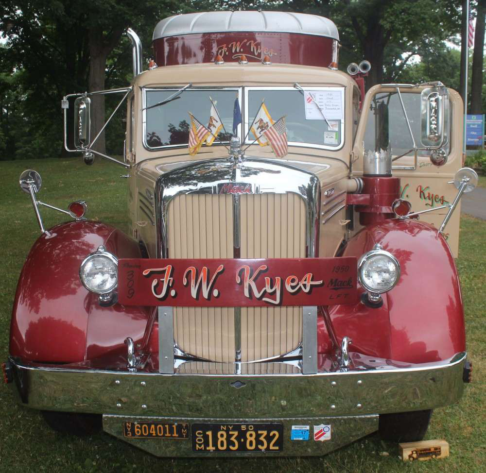 1950 Mack LFT
