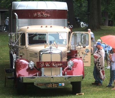 1950 Mack LFT