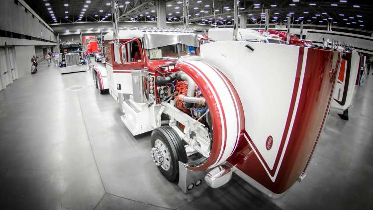Candice Cooley's 2017 Peterbilt 389. (Photo: Jim Allen)