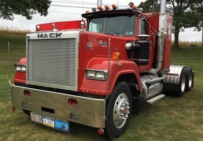 Mack Super Liner at the Gerhart’s show.