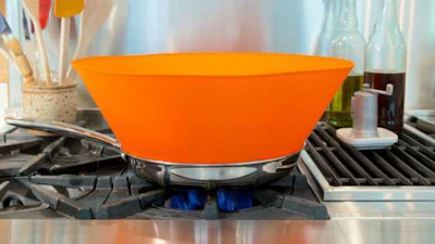 Frywall’s Silicone Splatter Guard