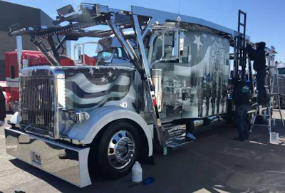 This 2006 Peterbilt 379 honors fallen police officers. It competed in the PKY Truck Beauty Contest.