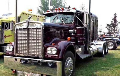 1967 Kenworth W900