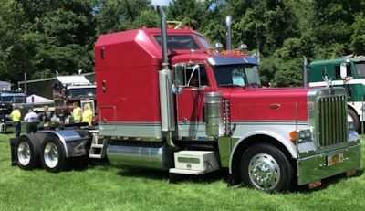 1987 Peterbilt 379 owned by Fred Schell of Mohawk, New York