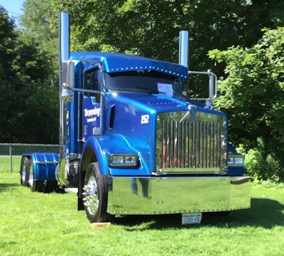 2002 Kenworth T800 owned by Terpening of Syracuse, New York