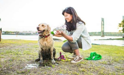 Kurgo-Mud-Dog-Travel-Shower-01