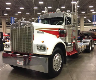This 1979 Kenworth W900A is part of the ATHS display at GATS. It has a Caterpillar 3408 V8 engine and belongs to Billy Robinson, from Waco.