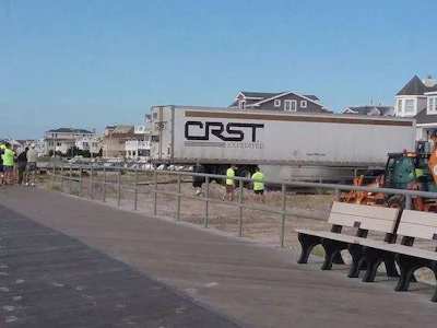The trailer had to be unhitched and a tow truck was brought in. (Image Courtesy of Dianne Marks via Facebook)