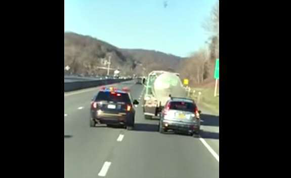 trucker helps trooper