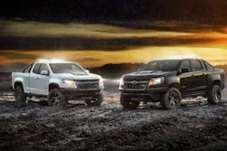 2018-Chevrolet-Colorado-ZR2-Dusk-and-Midnight-Editions-087-1200×800