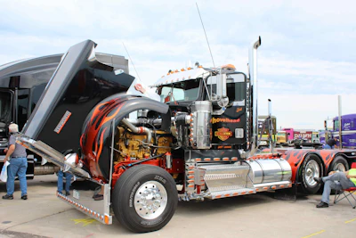 Bill Schlueter, Rantoul, IL – 1996 Kenworth W900 – Shovelhead
