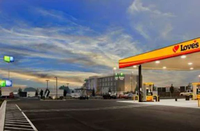 New Holiday Inn Express opens near Love’s in Prosser, Washington.