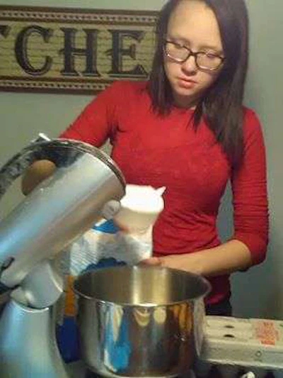 Hannah McElroy baking fo truckers