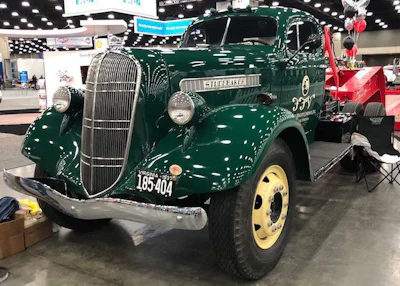 This 1937 Studebaker Model J30M has a 98-horsepower, 6-cylinder Herculese engine.