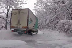 box-truck-drifting