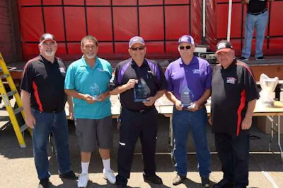 Tanker class winners, left to right: CTA First Vice President Joe Giammona, third place Edward Hernandez, Plastic Express; first place Gary Martin, FedEx Ground; second place Blaine Speer, Walmart; and State Finals Chair Rodney Farley. (Image Courtesy of California Trucking Association)