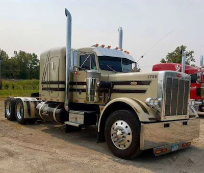 The Ermans invested upwards of $40,000 to upgrade this 1986 Peterbilt 359. (Image Courtesy of Shelly Erman)