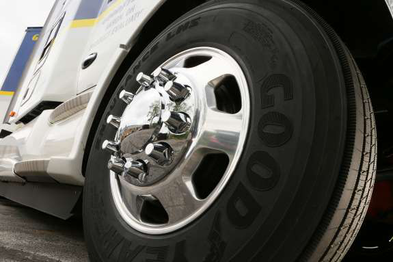 Goodyear-Endurance-LHS-steer-tire-photo5