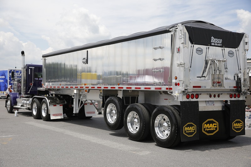 See some of the super rigs at Shell ROTELLA SuperRigs | Truckers News