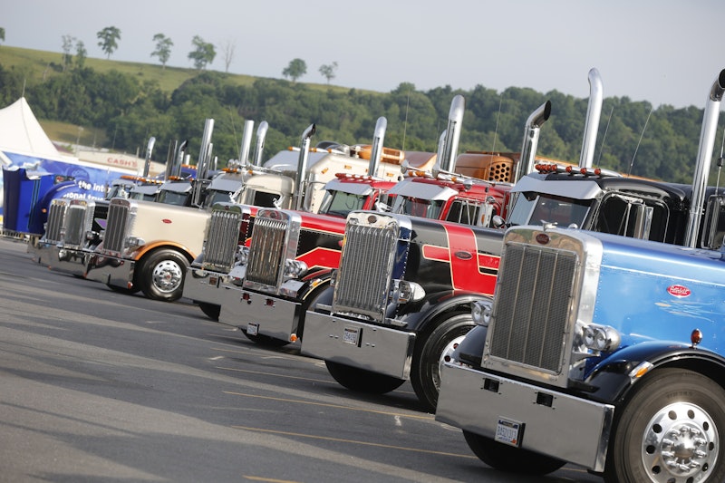 See some of the super rigs at Shell ROTELLA SuperRigs | Truckers News