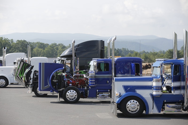 See some of the super rigs at Shell ROTELLA SuperRigs | Truckers News
