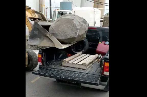 Boulder Loading How not to load a boulder into a truck | Truckers News
